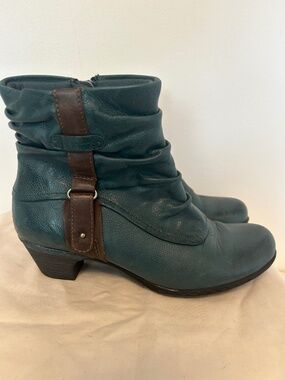 Cobb Hill Rockport Alexandra Teal Leather Ruched Ankle Boots Size 7 Whimsigoth